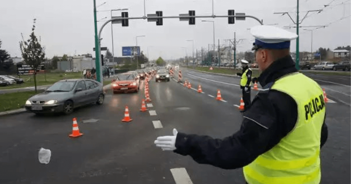 kierowanie-ruchem-drogowym-przez-policjanta